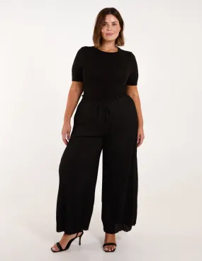 Curve Wide Leg Pleated Trousers