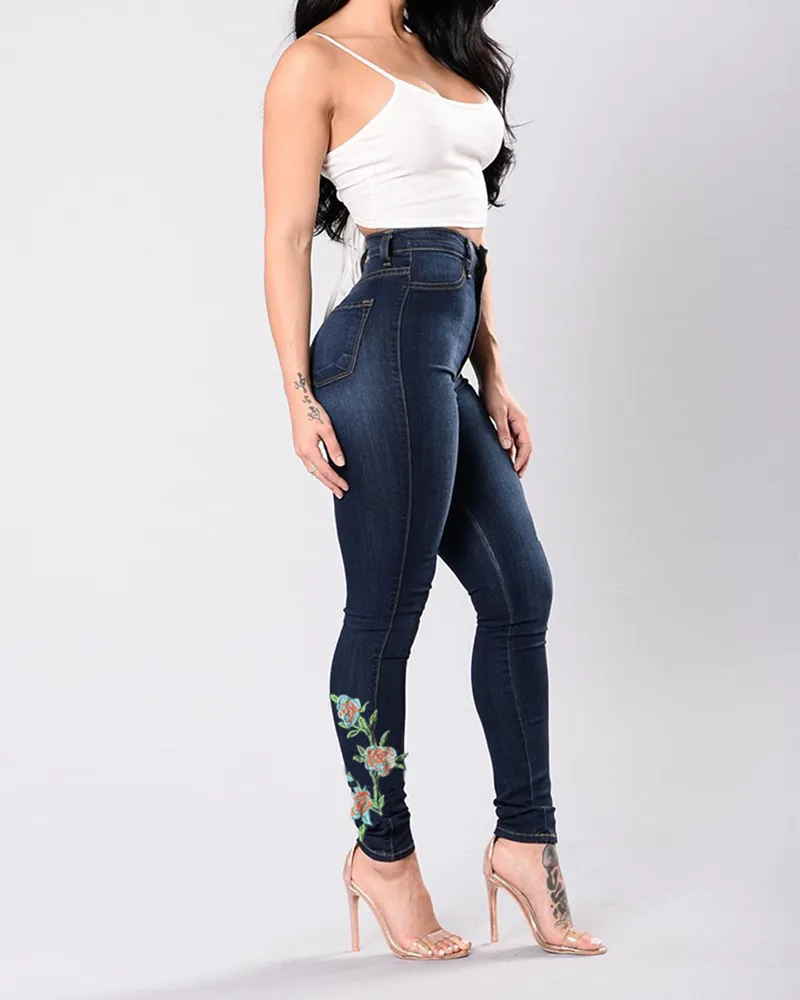 Embroidered Elastic Jeans