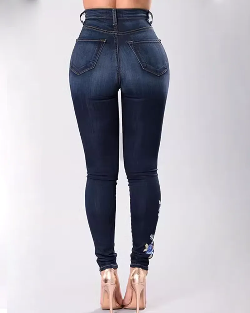 Embroidered Elastic Jeans