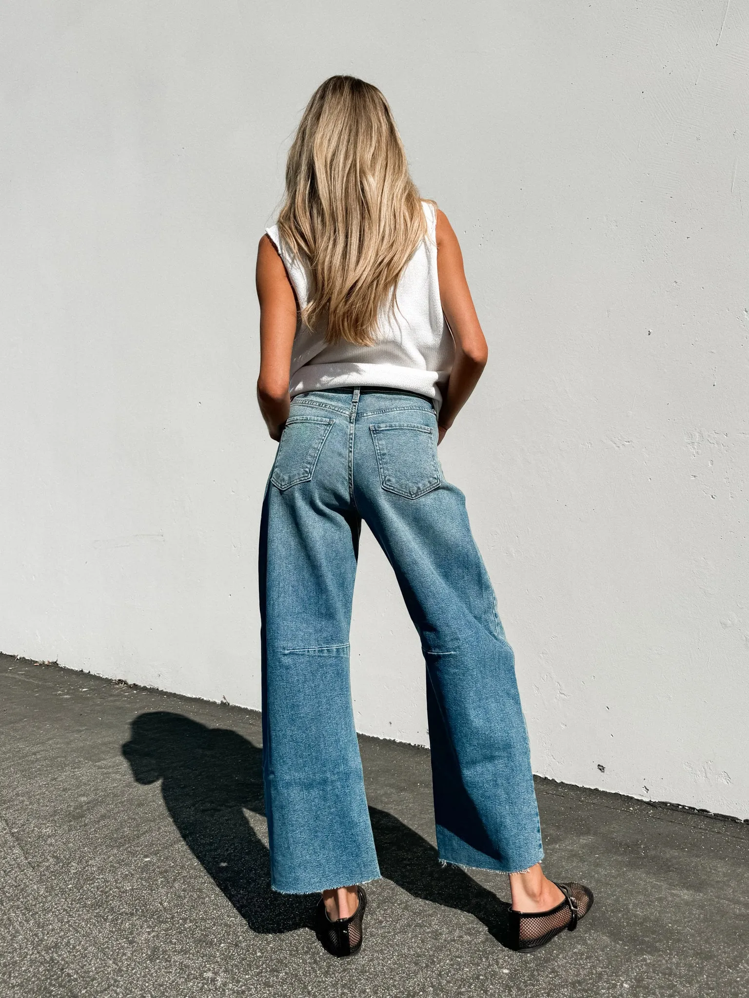 Trendsetter Barrel Jeans in Med Wash