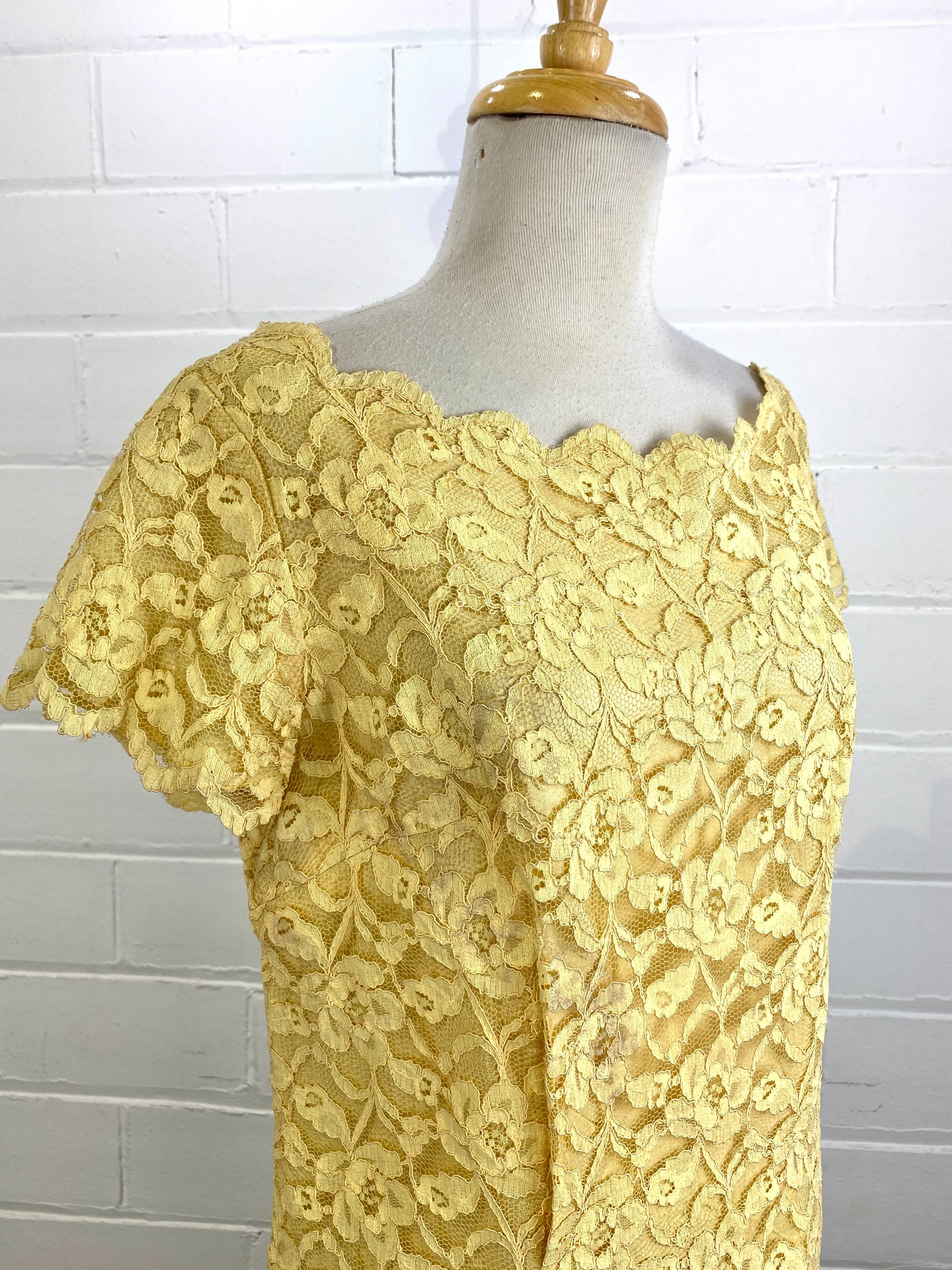 Vintage 1960s Yellow Lace Shift Dress with Bow, Large